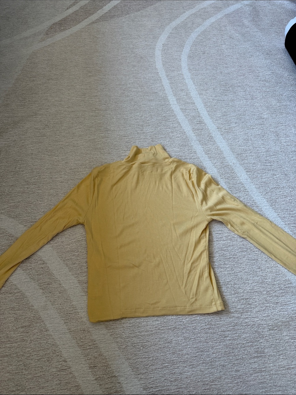Wilfred Mustard Turtleneck Long Sleeve Top